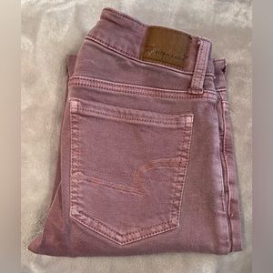 American Eagle woman’s Next level stretch Mauve color jegging jeans.
